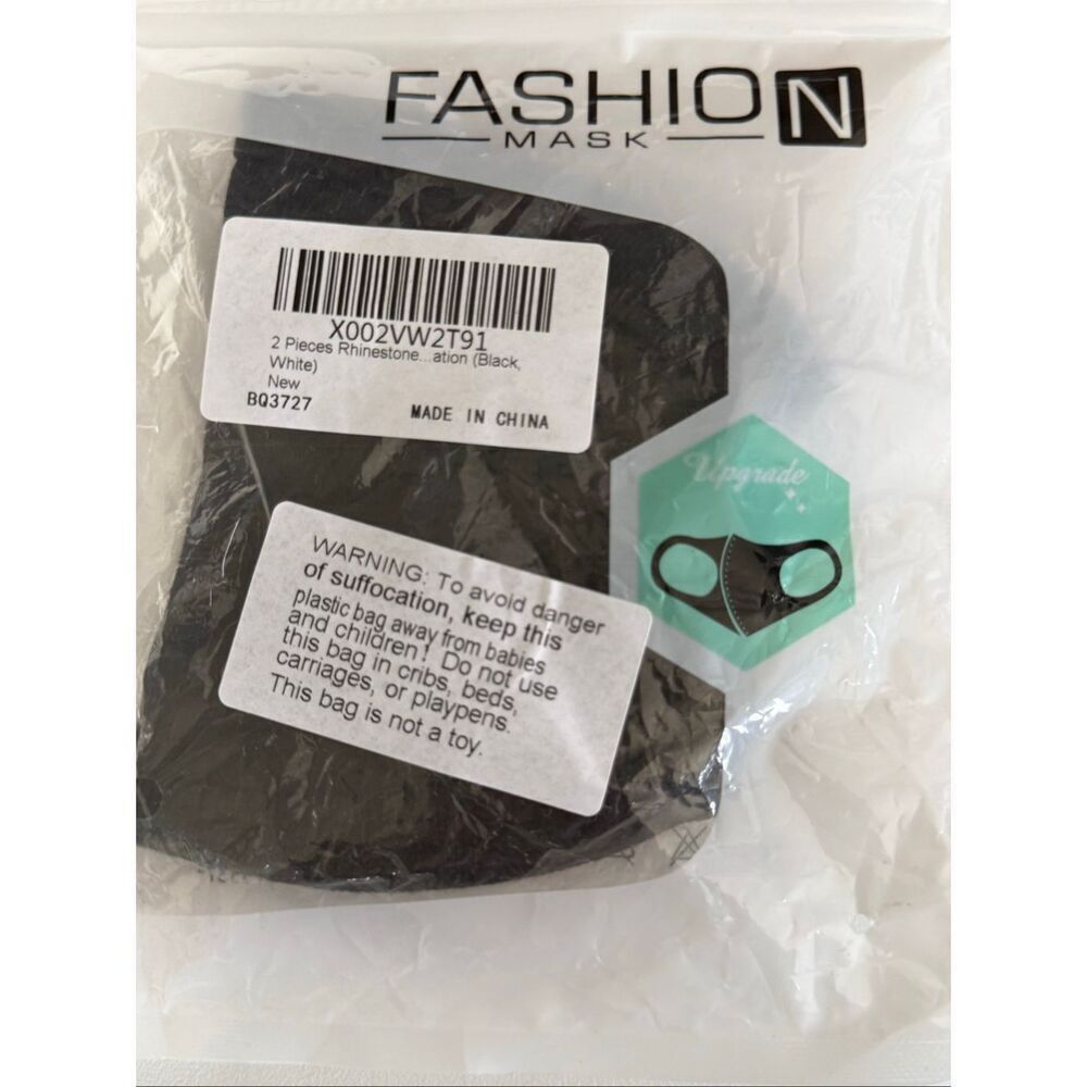 Fashion Mask Women's Dust Proof Sunscreen Reusable Thermal Face Mask Black NWT